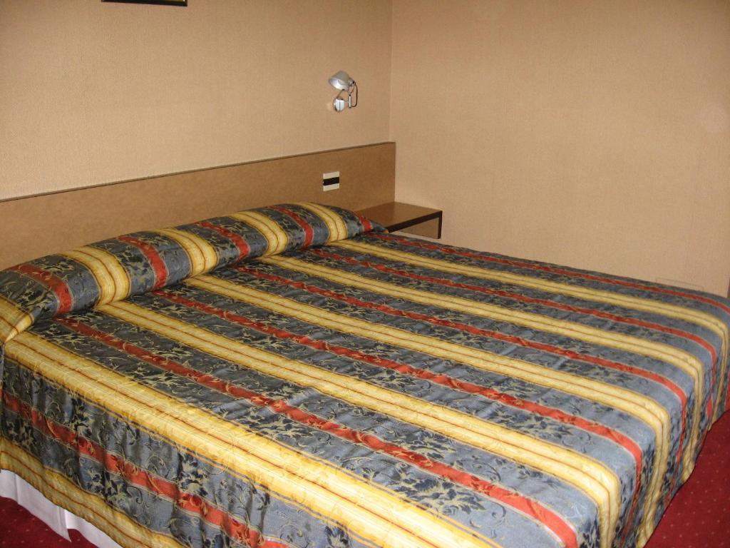 Hotel Plaza San Martino Siccomario Habitación foto